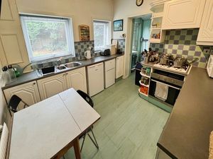 Kitchen- click for photo gallery